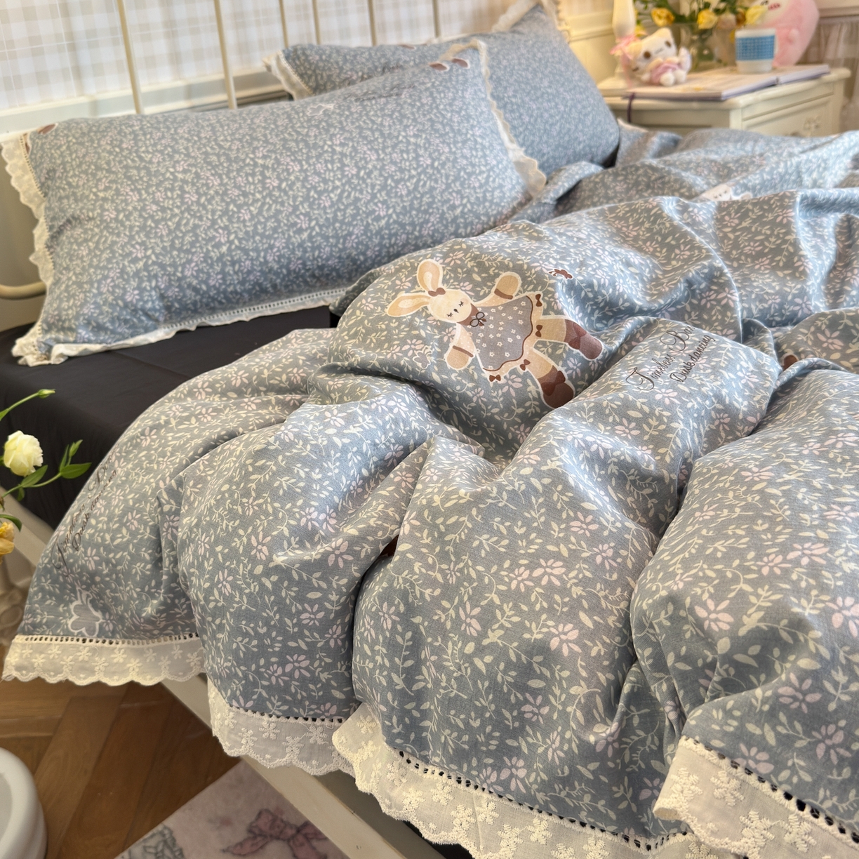 91家纺网 家纺一手货源 找家纺 初念 2025新款1云感双层纱四件套-梦华 梦华-花丛萌兔