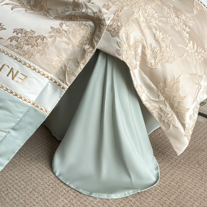 91家纺网 家纺一手货源 找家纺 博纳家纺 2025新款亲服棉宽边高级简奢款绣花四件套-盛世年华 繁星蓝