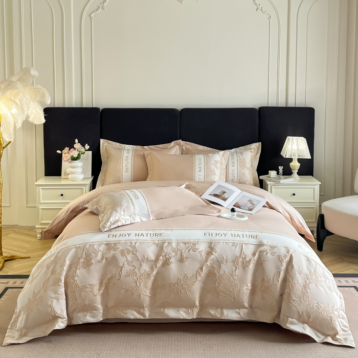 91家纺网 家纺一手货源 找家纺 博纳家纺 2025新款亲服棉宽边高级简奢款绣花四件套-盛世年华 香槟