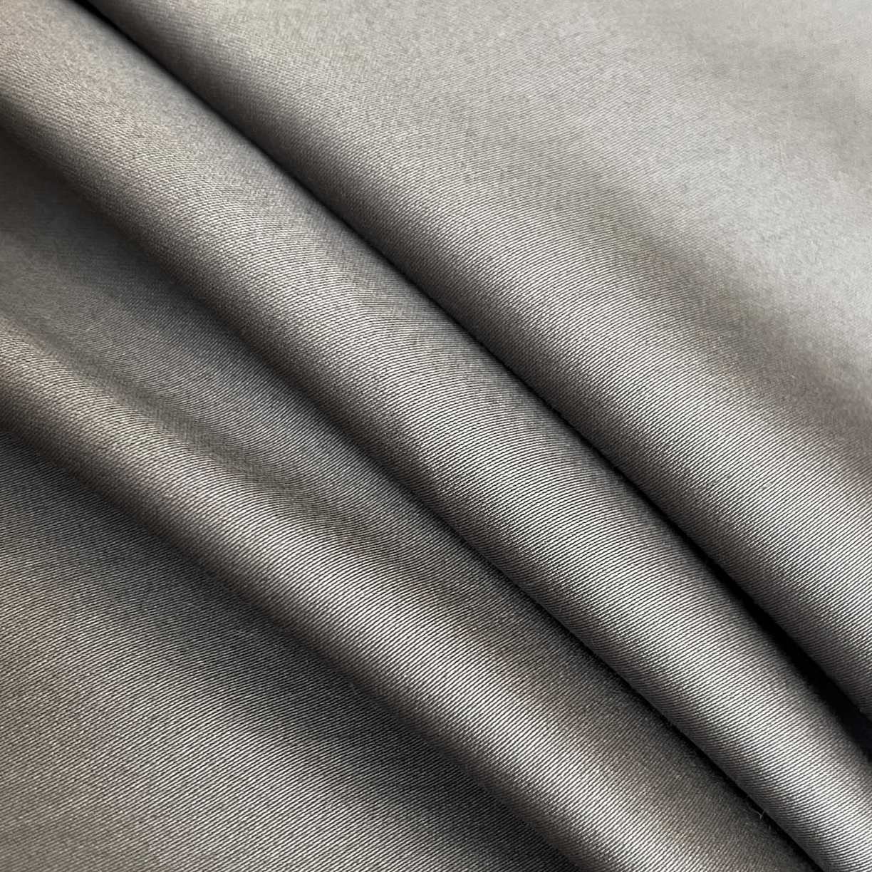 91家纺网 家纺一手货源 找家纺 博纳家纺 2025新款亲服棉宽边高级简奢款绣花四件套-盛世年华 高级灰