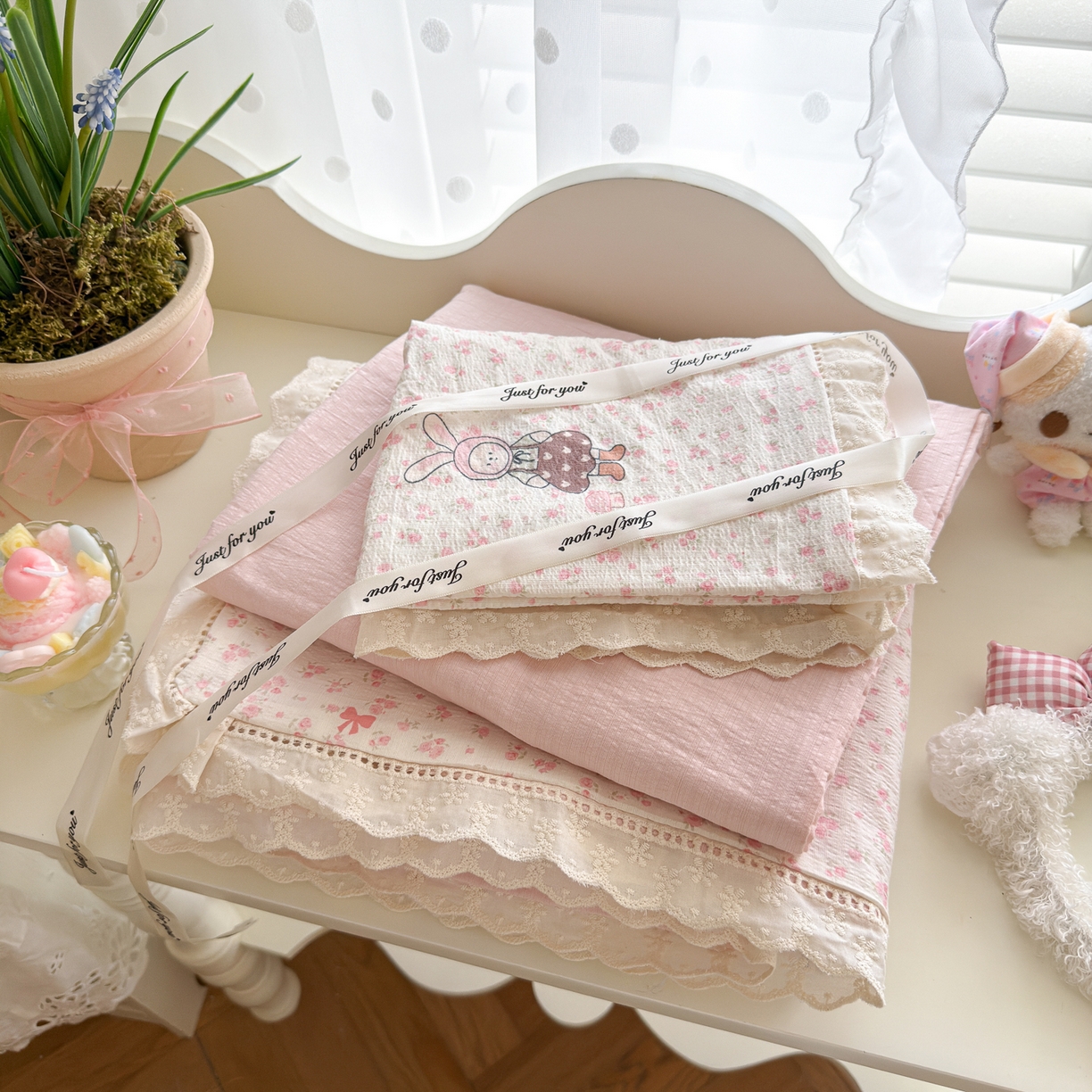 91家纺网 家纺一手货源 找家纺 初念 2025新款1云感双层纱四件套-梦华 梦华-芭比兔