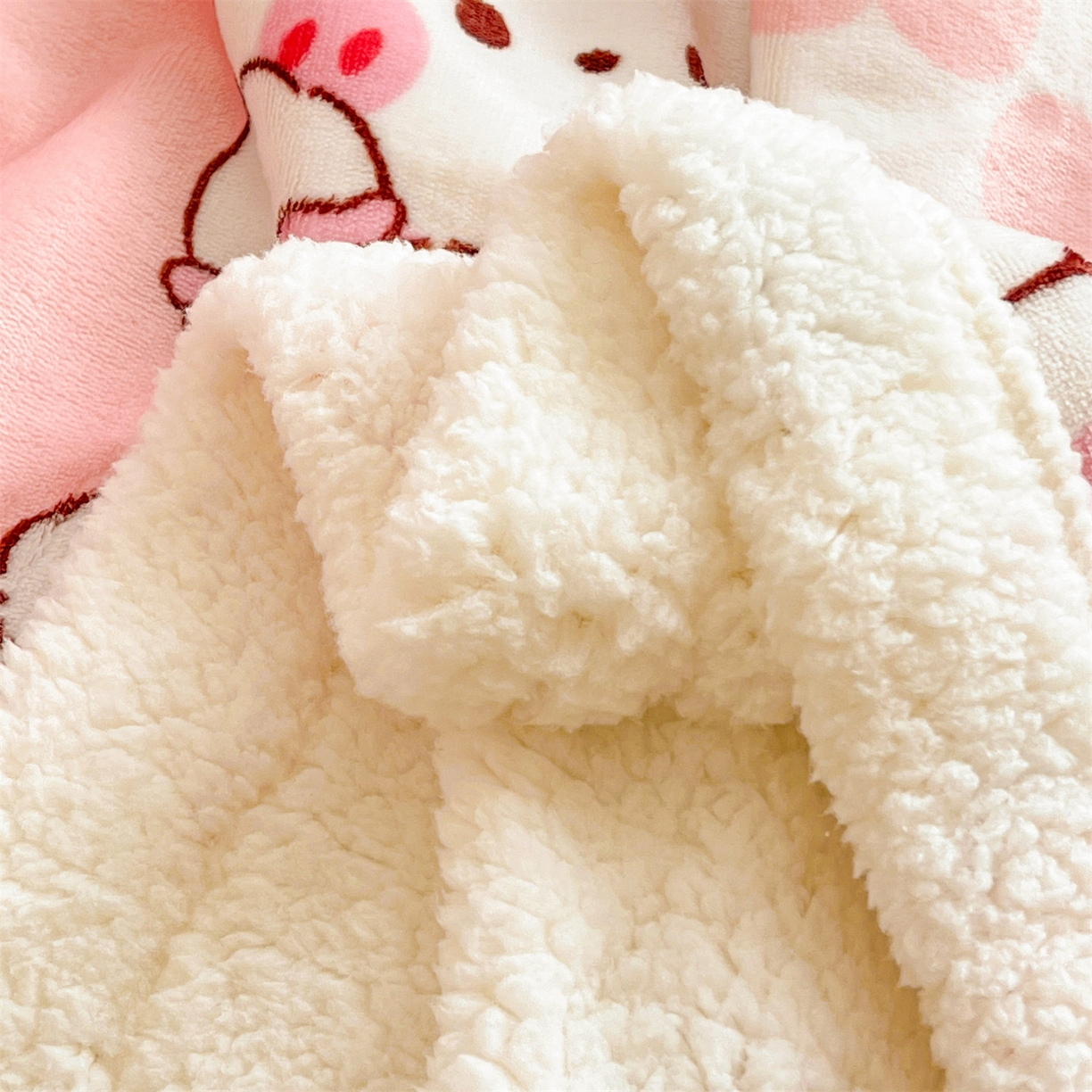 91家纺网 家纺一手货源 找家纺 名兮 2025新款秋冬高克重牛奶绒羊羔绒多功能盖毯 毛毯-格子兔