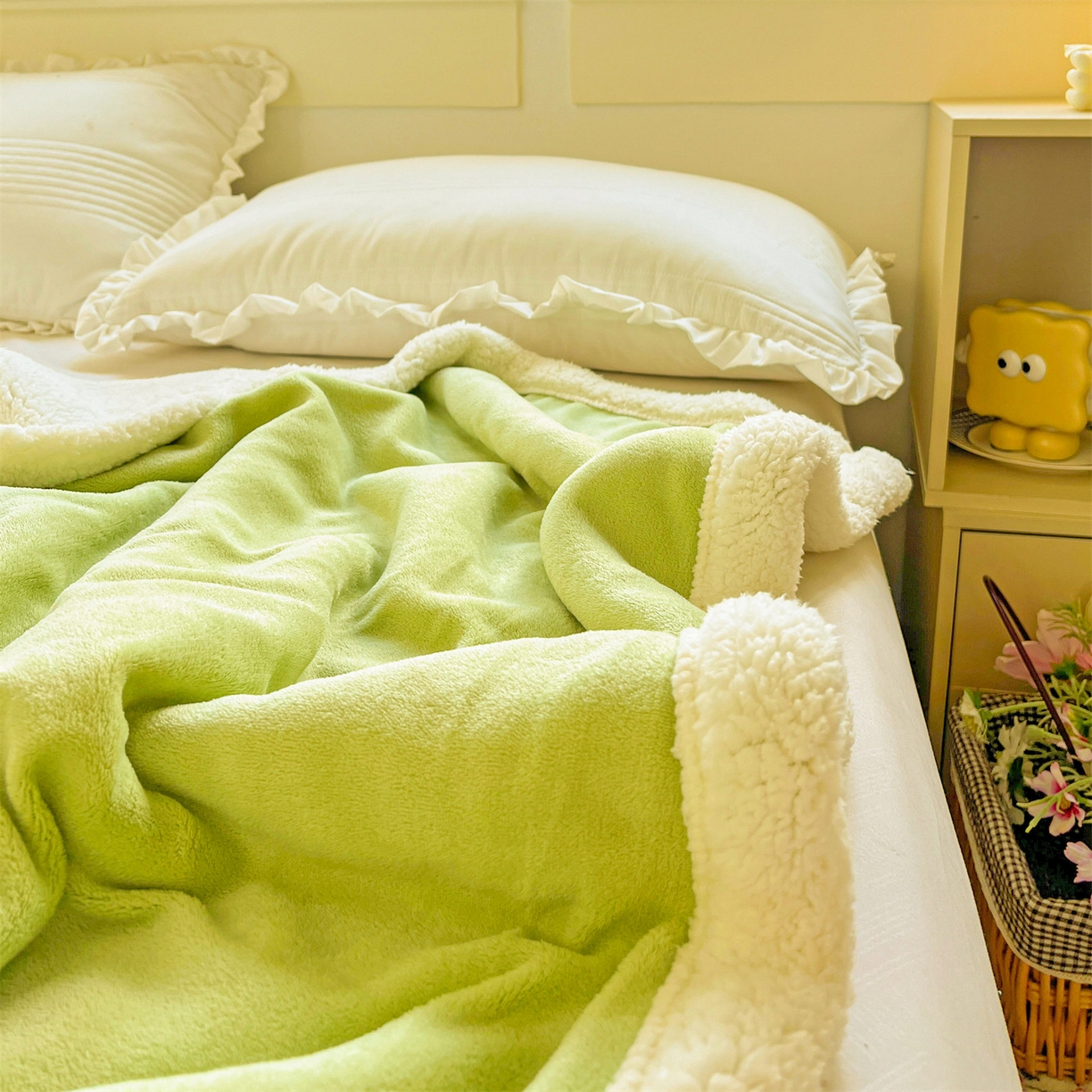 91家纺网 家纺一手货源 找家纺 名兮 2025新款秋冬高克重牛奶绒羊羔绒多功能盖毯 毛毯-果绿