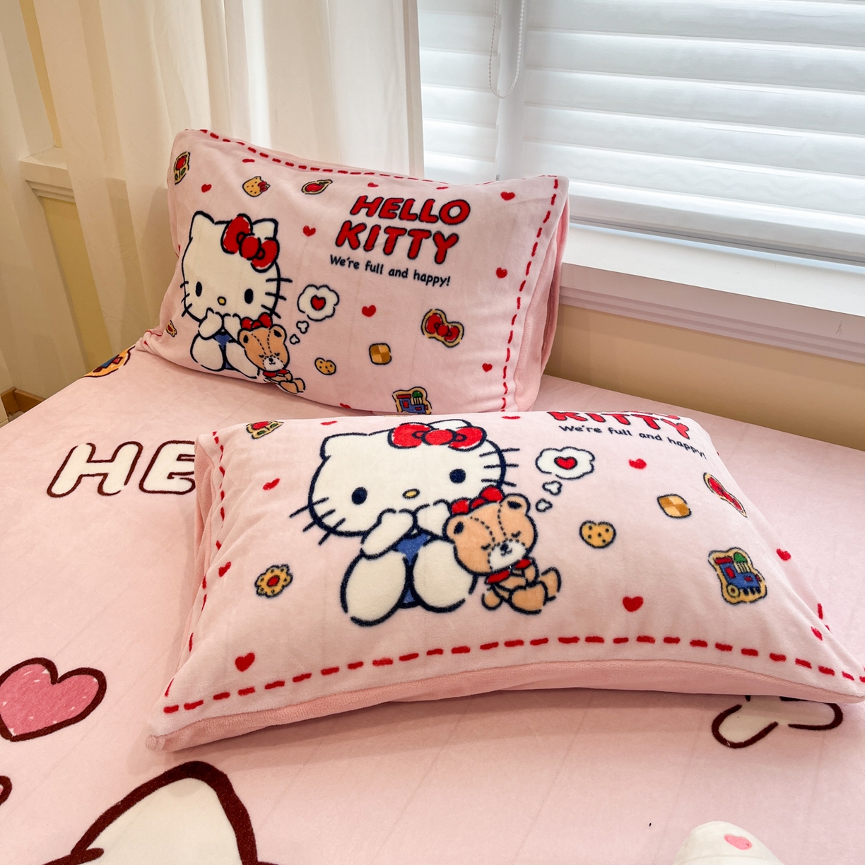 91家纺网 家纺一手货源 找家纺 （总）金爱家 2025新款大版三丽鸥高克重牛奶绒保暖床笠