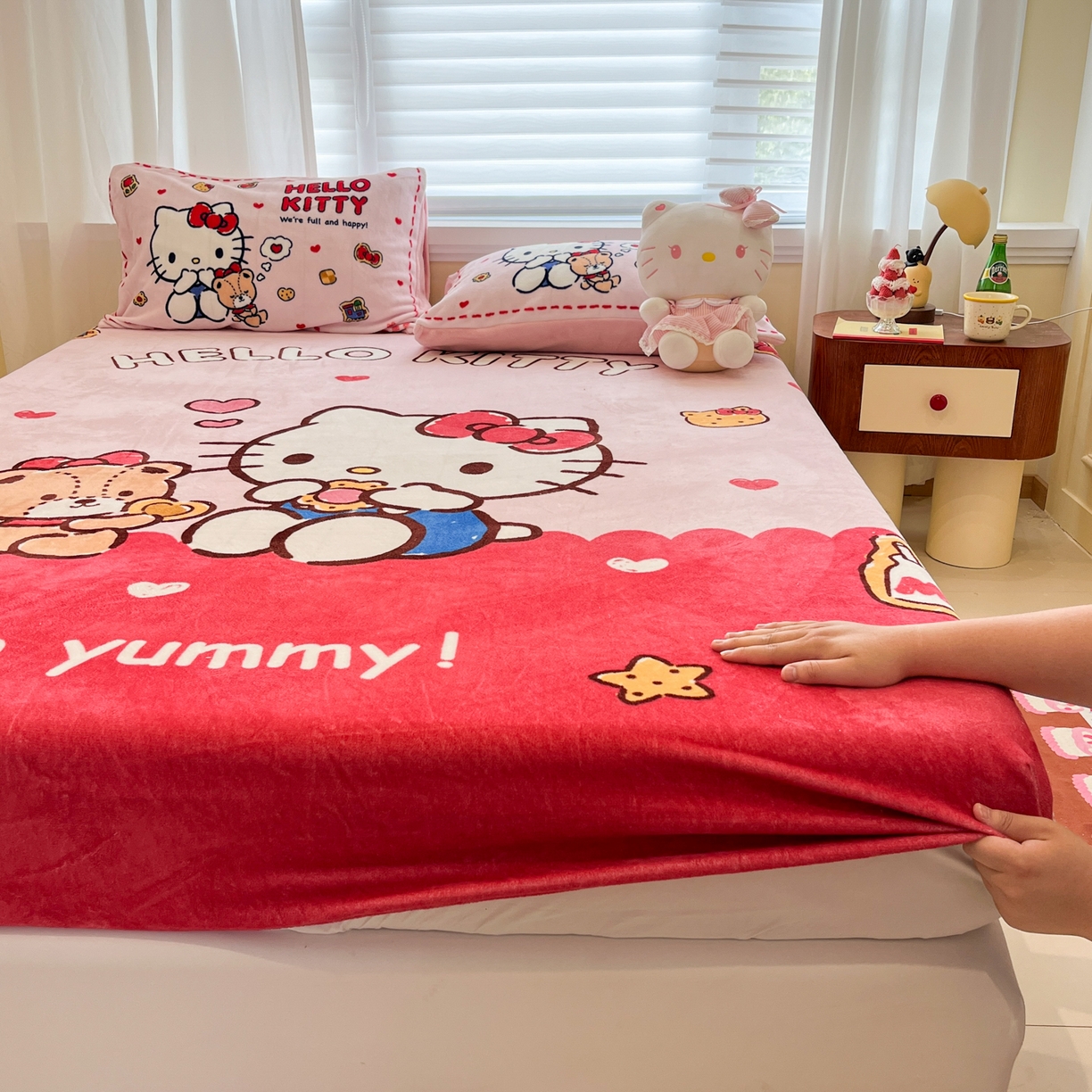 91家纺网 家纺一手货源 找家纺 （总）金爱家 2025新款大版三丽鸥高克重牛奶绒保暖床笠