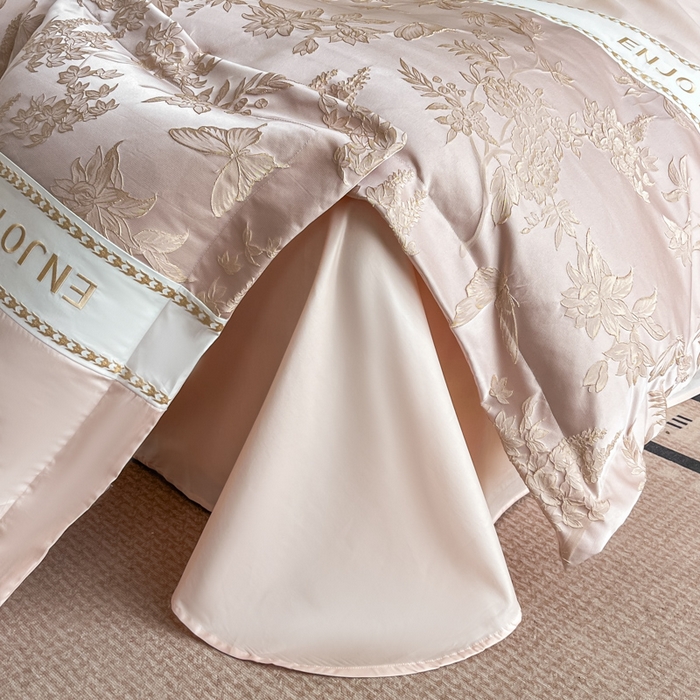 91家纺网 家纺一手货源 找家纺 博纳家纺 2025新款亲服棉宽边高级简奢款绣花四件套-盛世年华 粉玉