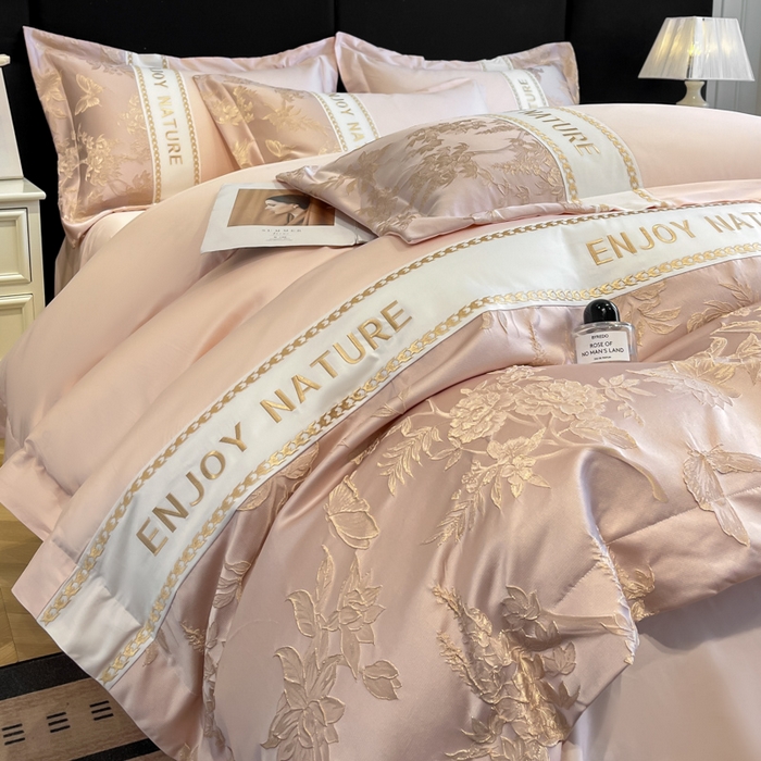 91家纺网 家纺一手货源 找家纺 博纳家纺 2025新款亲服棉宽边高级简奢款绣花四件套-盛世年华 粉玉