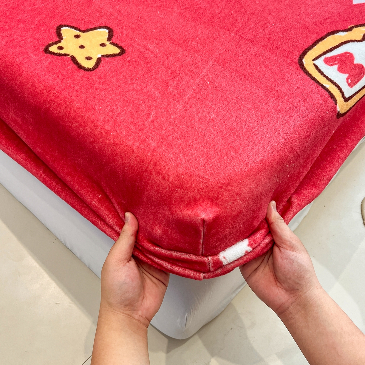 91家纺网 家纺一手货源 找家纺 （总）金爱家 2025新款大版三丽鸥高克重牛奶绒保暖床笠