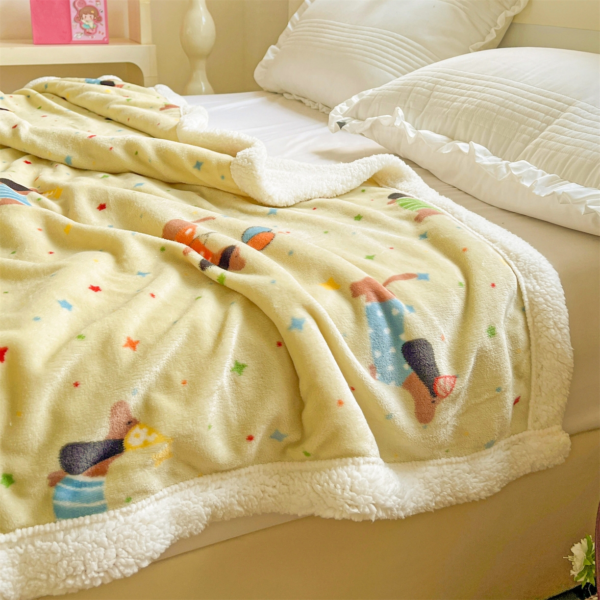 91家纺网 家纺一手货源 找家纺 名兮 2025新款秋冬高克重牛奶绒羊羔绒多功能盖毯 毛毯-腊肠狗