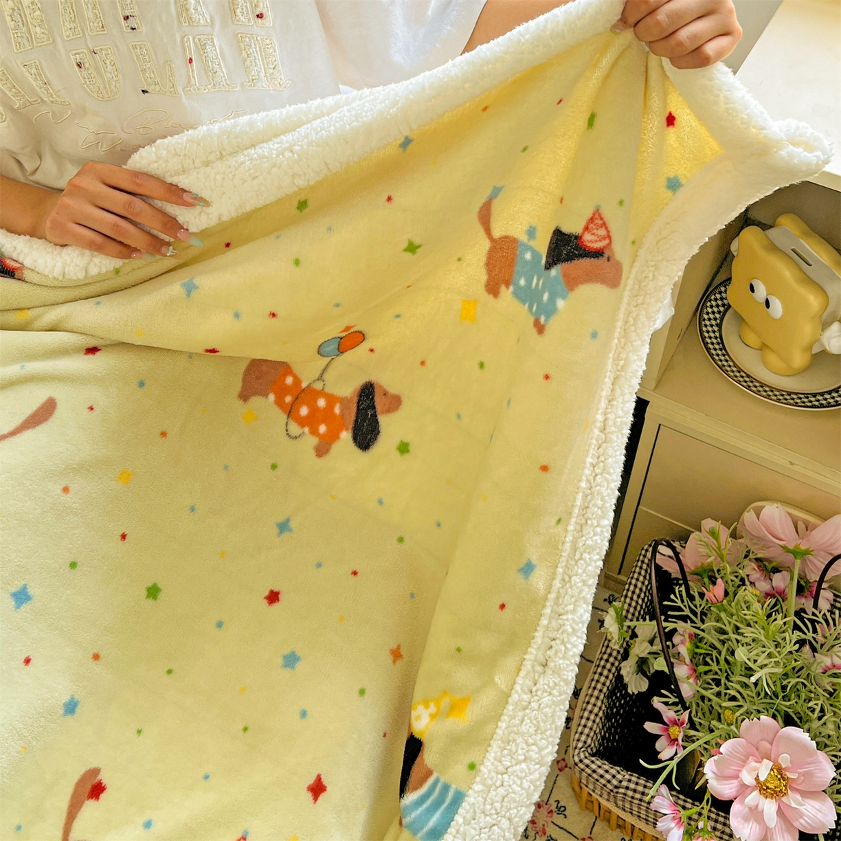 91家纺网 家纺一手货源 找家纺 名兮 2025新款秋冬高克重牛奶绒羊羔绒多功能盖毯 毛毯-腊肠狗