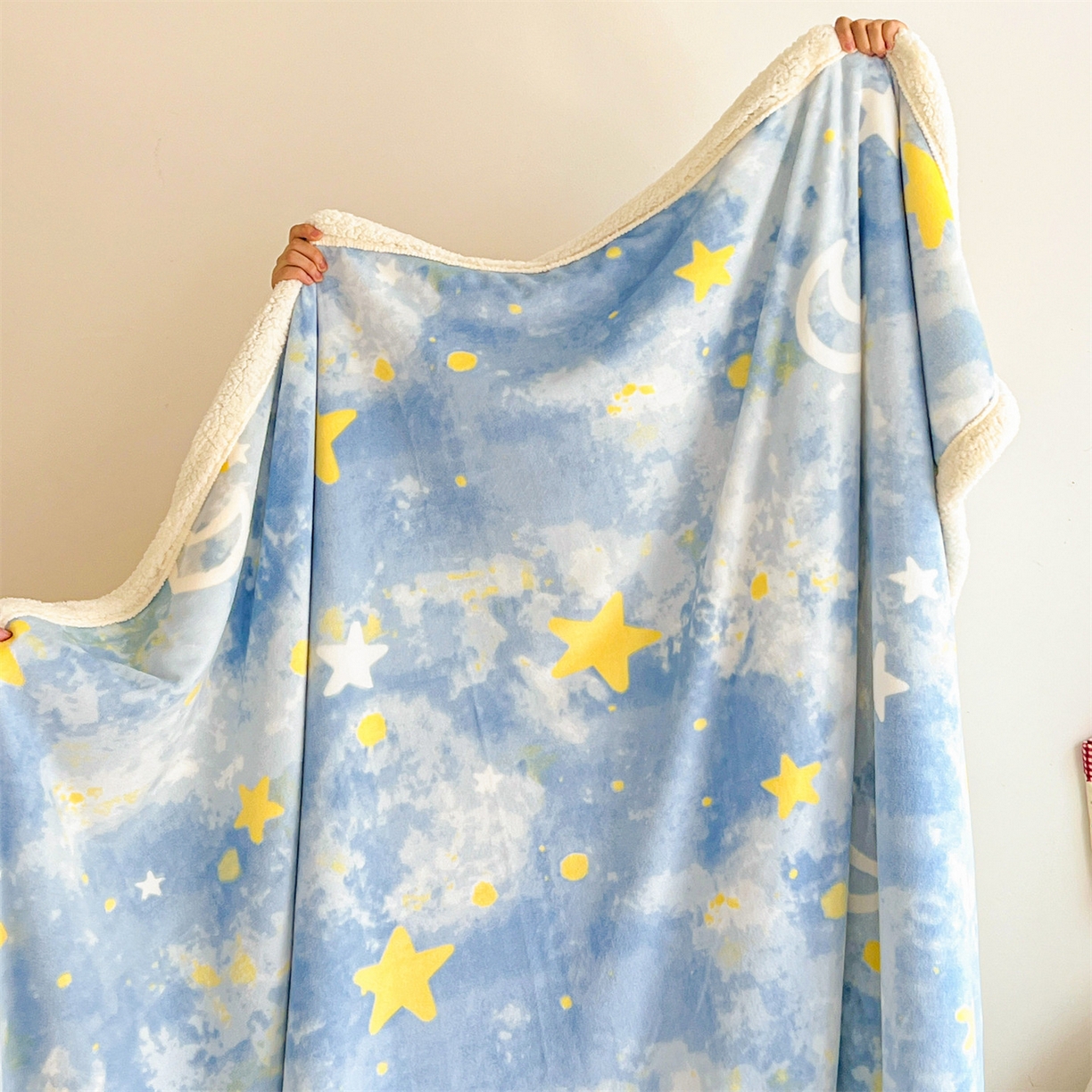 91家纺网 家纺一手货源 找家纺 名兮 2025新款秋冬高克重牛奶绒羊羔绒多功能盖毯 毛毯-满天星