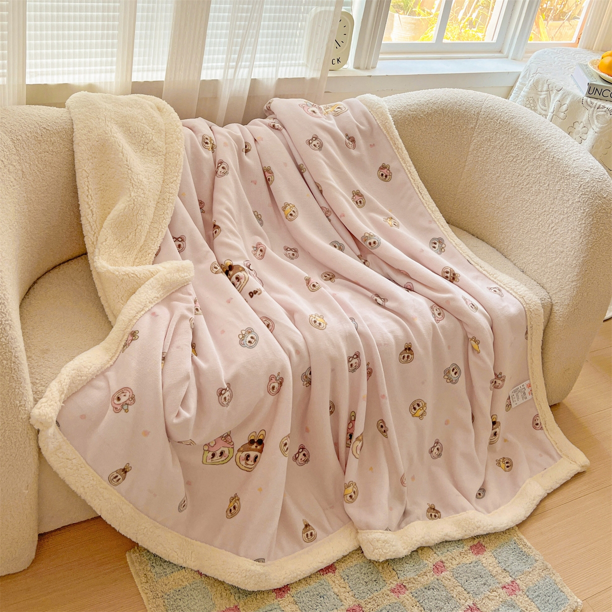 91家纺网 家纺一手货源 找家纺 名兮 2025新款秋冬高克重牛奶绒羊羔绒多功能盖毯 毛毯-萌宠粉