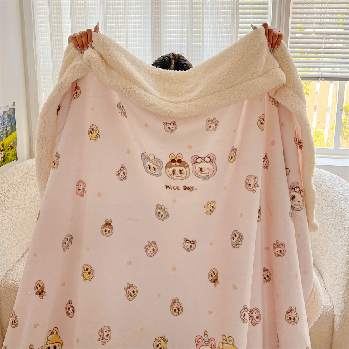 91家纺网 家纺一手货源 找家纺 名兮 2025新款秋冬高克重牛奶绒羊羔绒多功能盖毯 毛毯-萌宠粉