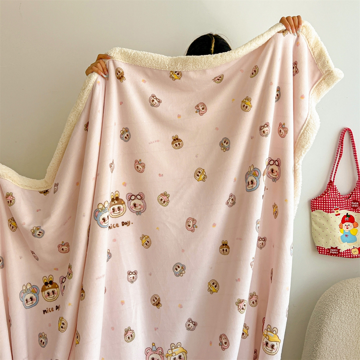 91家纺网 家纺一手货源 找家纺 名兮 2025新款秋冬高克重牛奶绒羊羔绒多功能盖毯 毛毯-萌宠粉