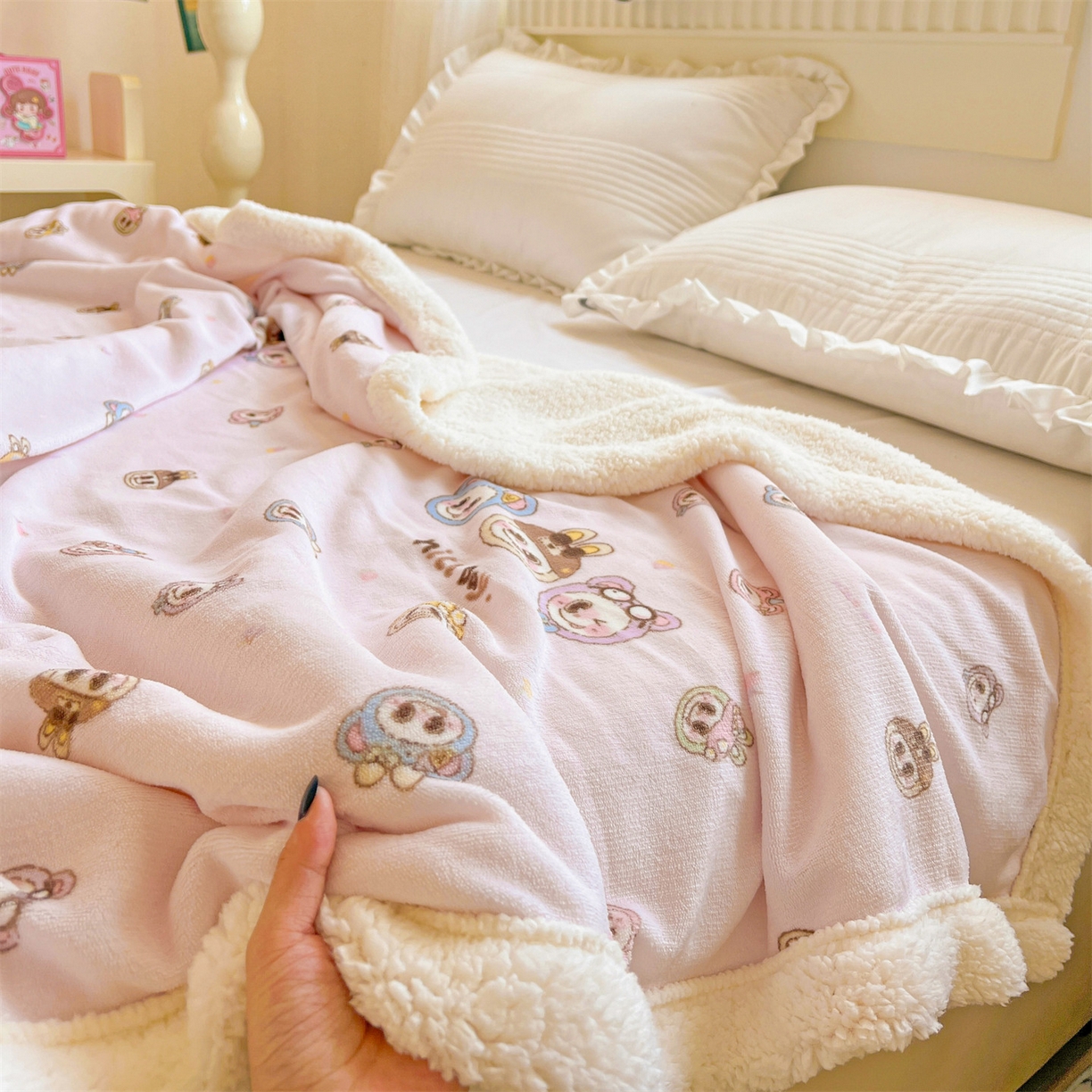 91家纺网 家纺一手货源 找家纺 名兮 2025新款秋冬高克重牛奶绒羊羔绒多功能盖毯 毛毯-萌宠粉