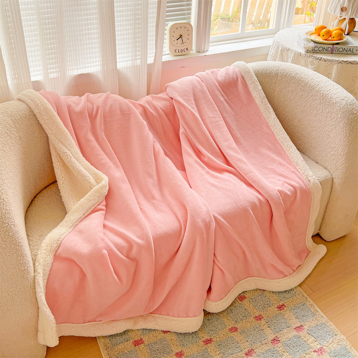 91家纺网 家纺一手货源 找家纺 名兮 2025新款秋冬高克重牛奶绒羊羔绒多功能盖毯 毛毯-浅粉