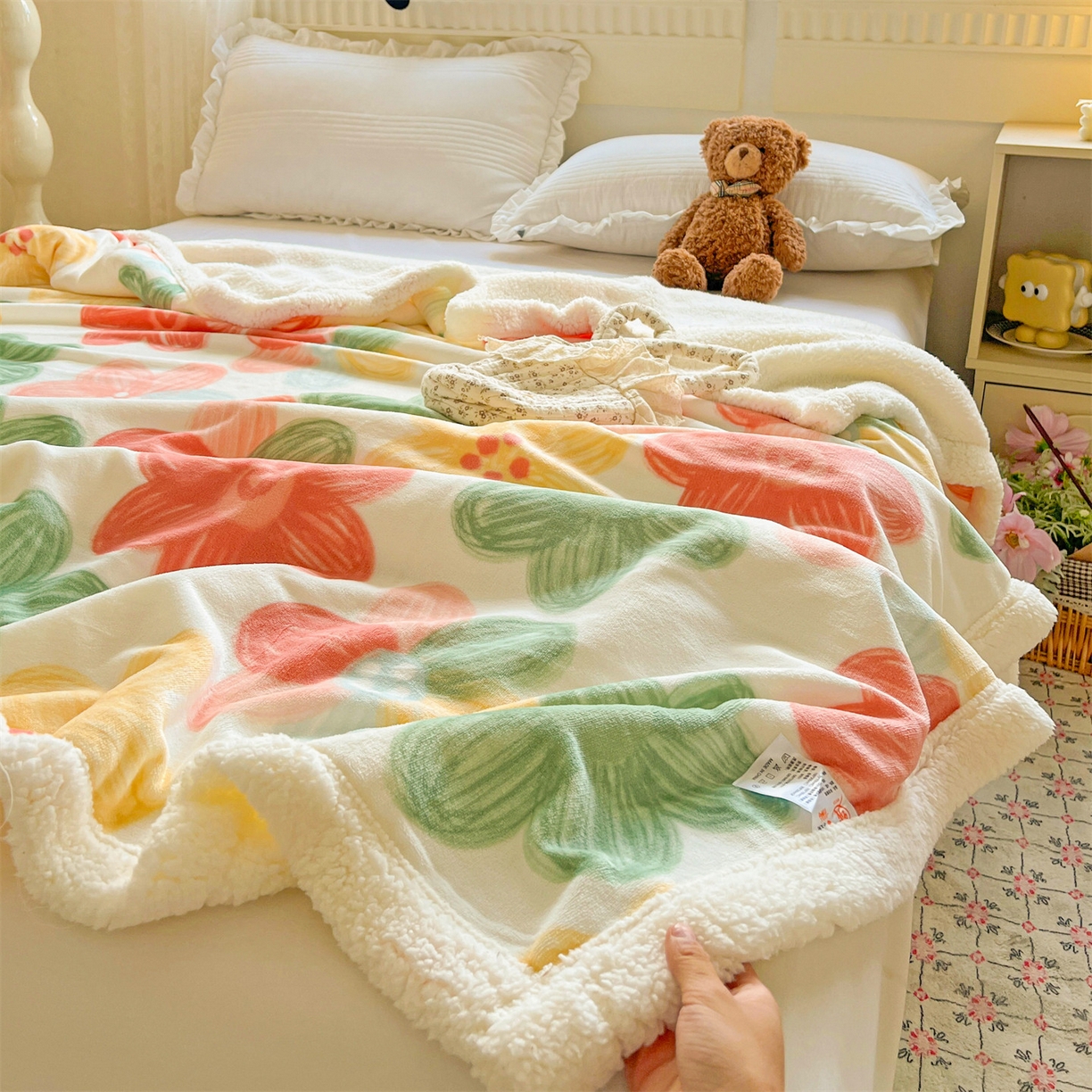 91家纺网 家纺一手货源 找家纺 名兮 2025新款秋冬高克重牛奶绒羊羔绒多功能盖毯 毛毯-倾城