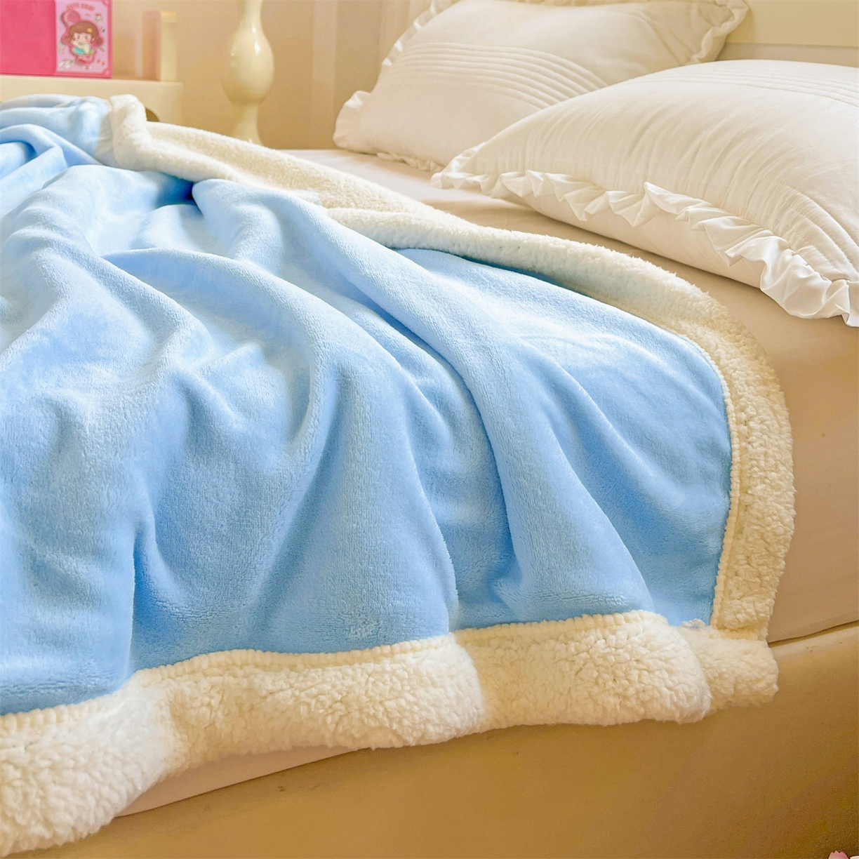 91家纺网 家纺一手货源 找家纺 名兮 2025新款秋冬高克重牛奶绒羊羔绒多功能盖毯 毛毯-水蓝