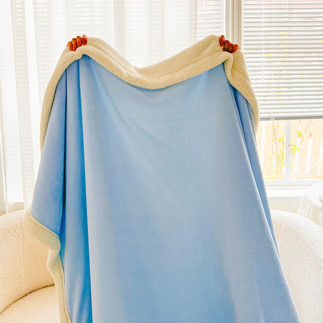 91家纺网 家纺一手货源 找家纺 名兮 2025新款秋冬高克重牛奶绒羊羔绒多功能盖毯 毛毯-水蓝