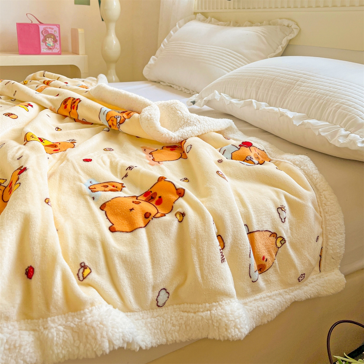 91家纺网 家纺一手货源 找家纺 名兮 2025新款秋冬高克重牛奶绒羊羔绒多功能盖毯 毛毯-贪吃巴拉