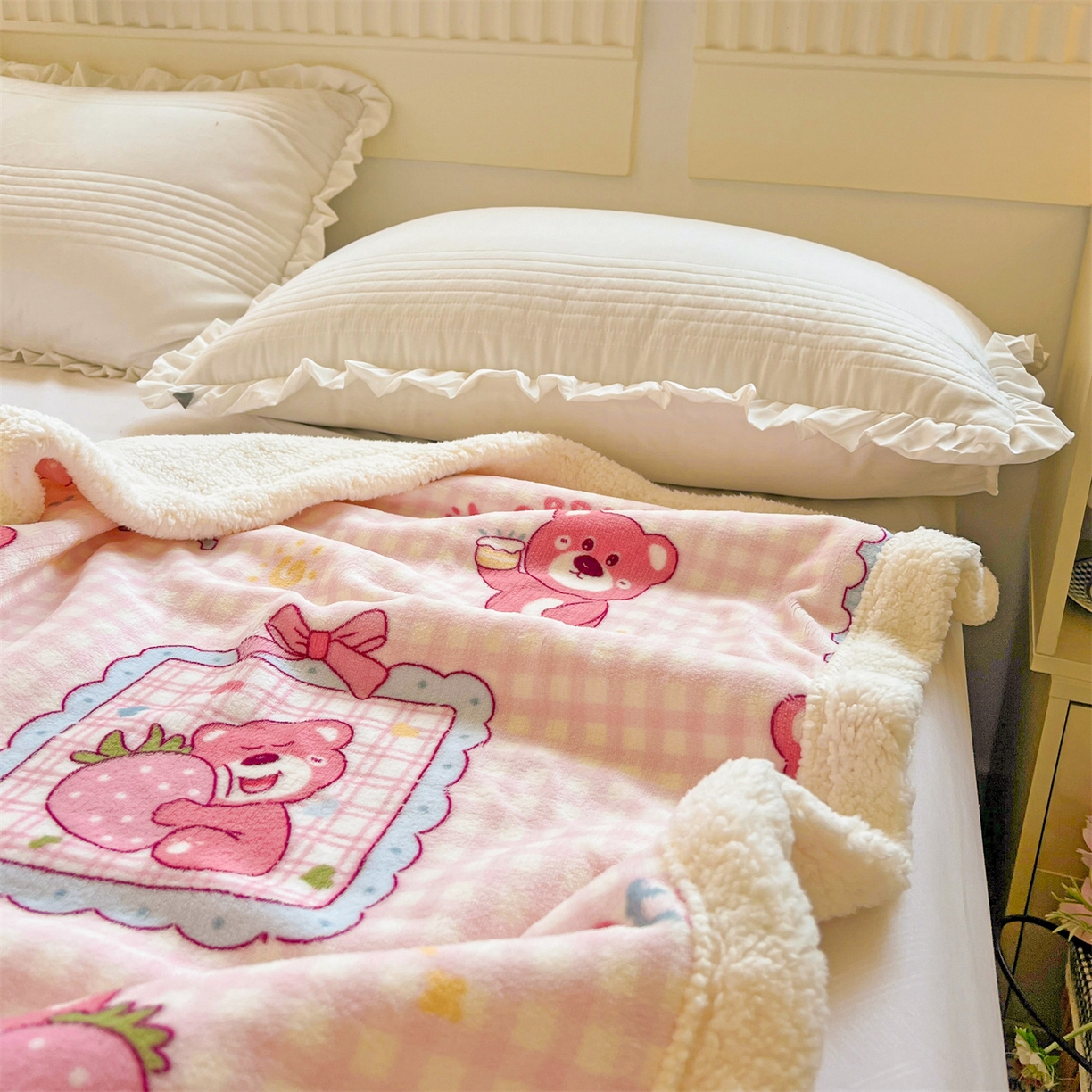 91家纺网 家纺一手货源 找家纺 名兮 2025新款秋冬高克重牛奶绒羊羔绒多功能盖毯 毛毯-甜蜜熊仔