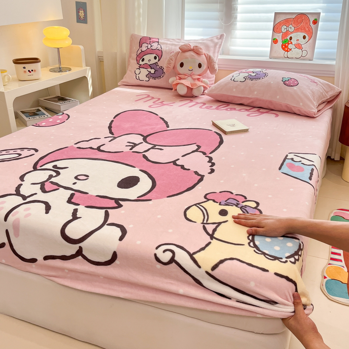 91家纺网 家纺一手货源 找家纺 （总）金爱家 2025新款大版三丽鸥高克重牛奶绒保暖床笠