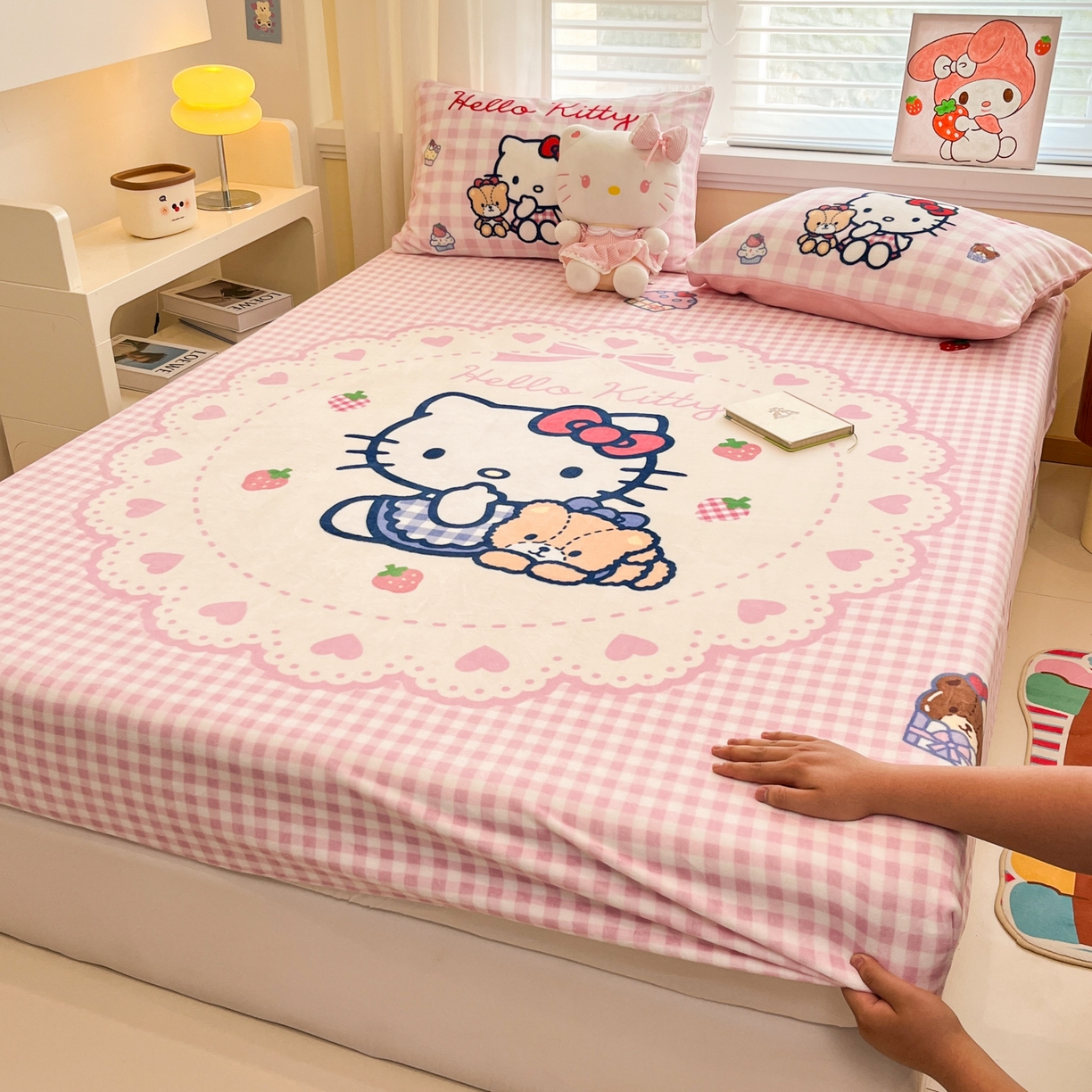 91家纺网 家纺一手货源 找家纺 （总）金爱家 2025新款大版三丽鸥高克重牛奶绒保暖床笠