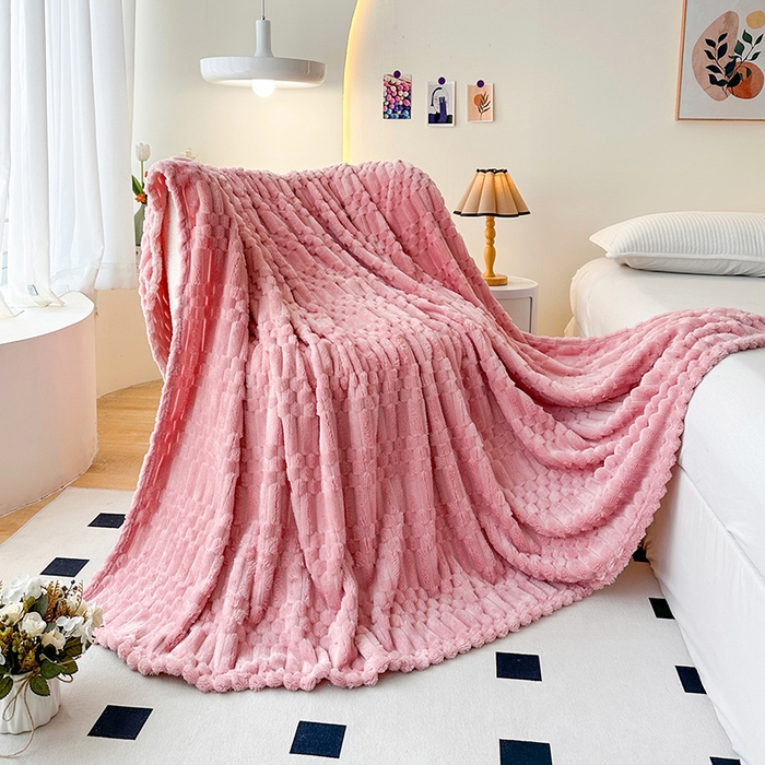 91家纺网 家纺一手货源 找家纺 栩裕纺织 2025春夏新款子母金龟绒毛毯毯子 玫瑰粉