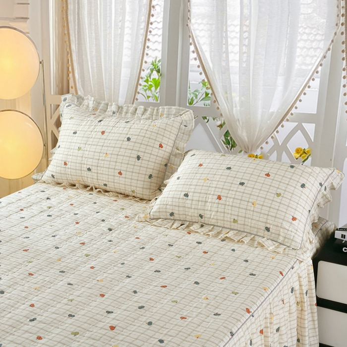 91家纺网 家纺一手货源 找家纺 益利多 2025新款全棉碎花纯棉卡通夹棉床裙单床裙三件套 橘络