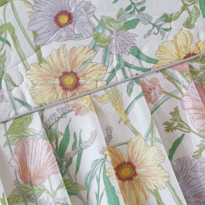 91家纺网 家纺一手货源 找家纺 益利多 2025新款全棉碎花纯棉卡通夹棉床裙单床裙三件套 清风佳人