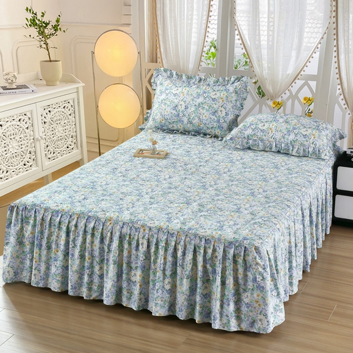 91家纺网 家纺一手货源 找家纺 益利多 2025新款全棉碎花纯棉卡通夹棉床裙单床裙三件套 薄荷微风