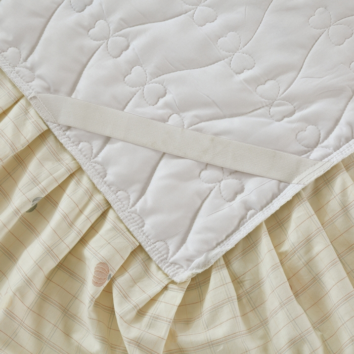 91家纺网 家纺一手货源 找家纺 益利多 2025新款全棉碎花纯棉卡通夹棉床裙单床裙三件套 橘络