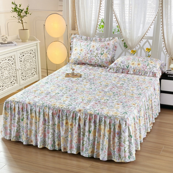 91家纺网 家纺一手货源 找家纺 益利多 2025新款全棉碎花纯棉卡通夹棉床裙单床裙三件套 清风佳人