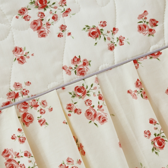 91家纺网 家纺一手货源 找家纺 益利多 2025新款全棉碎花纯棉卡通夹棉床裙单床裙三件套 初野