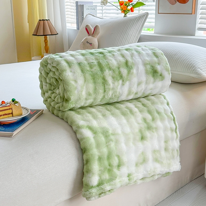 91家纺网 家纺一手货源 找家纺 栩裕纺织 2025春夏新款仿兔毛泡泡绒毛毯毯子多功能盖毯-炫彩系列 炫彩绿