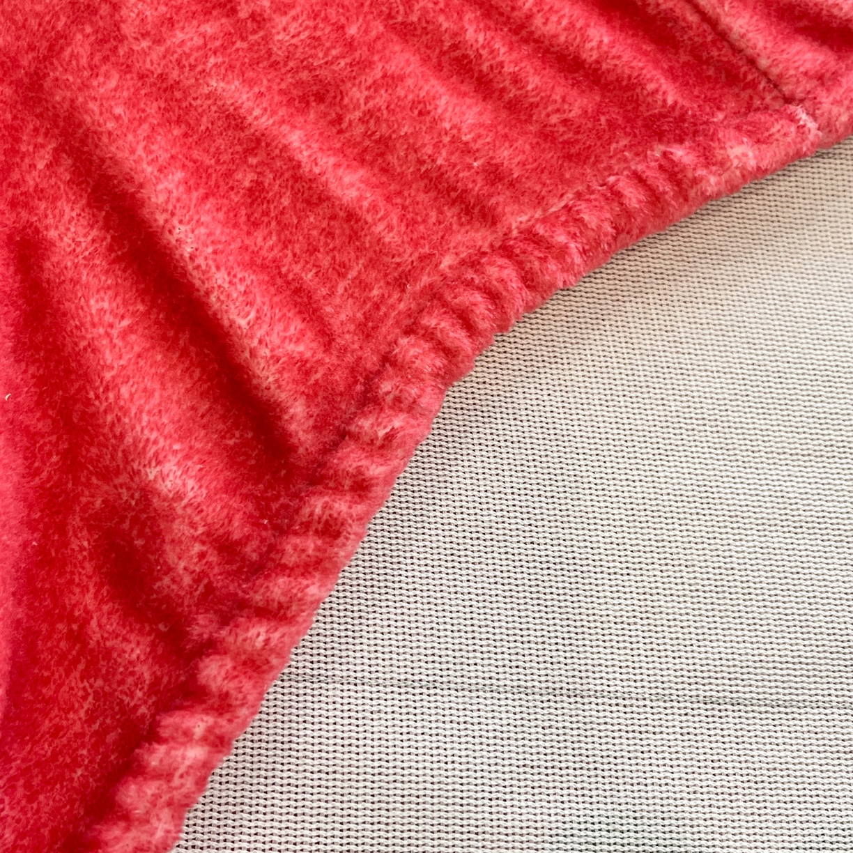 91家纺网 家纺一手货源 找家纺 金爱家 2025新款大版三丽鸥高克重牛奶绒保暖床笠 绒大版单品-饼干熊kt