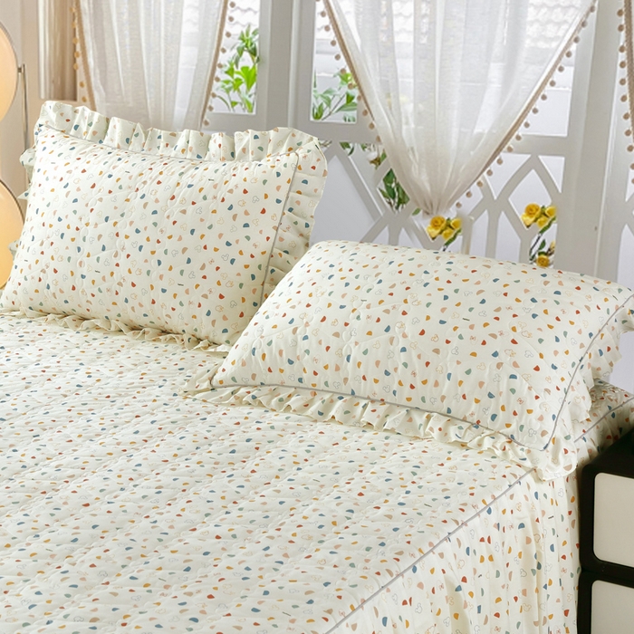 91家纺网 家纺一手货源 找家纺 益利多 2025新款全棉碎花纯棉卡通夹棉床裙单床裙三件套 欢乐派