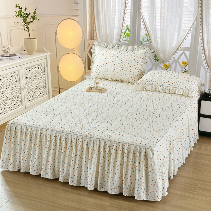 91家纺网 家纺一手货源 找家纺 益利多 2025新款全棉碎花纯棉卡通夹棉床裙单床裙三件套 欢乐派