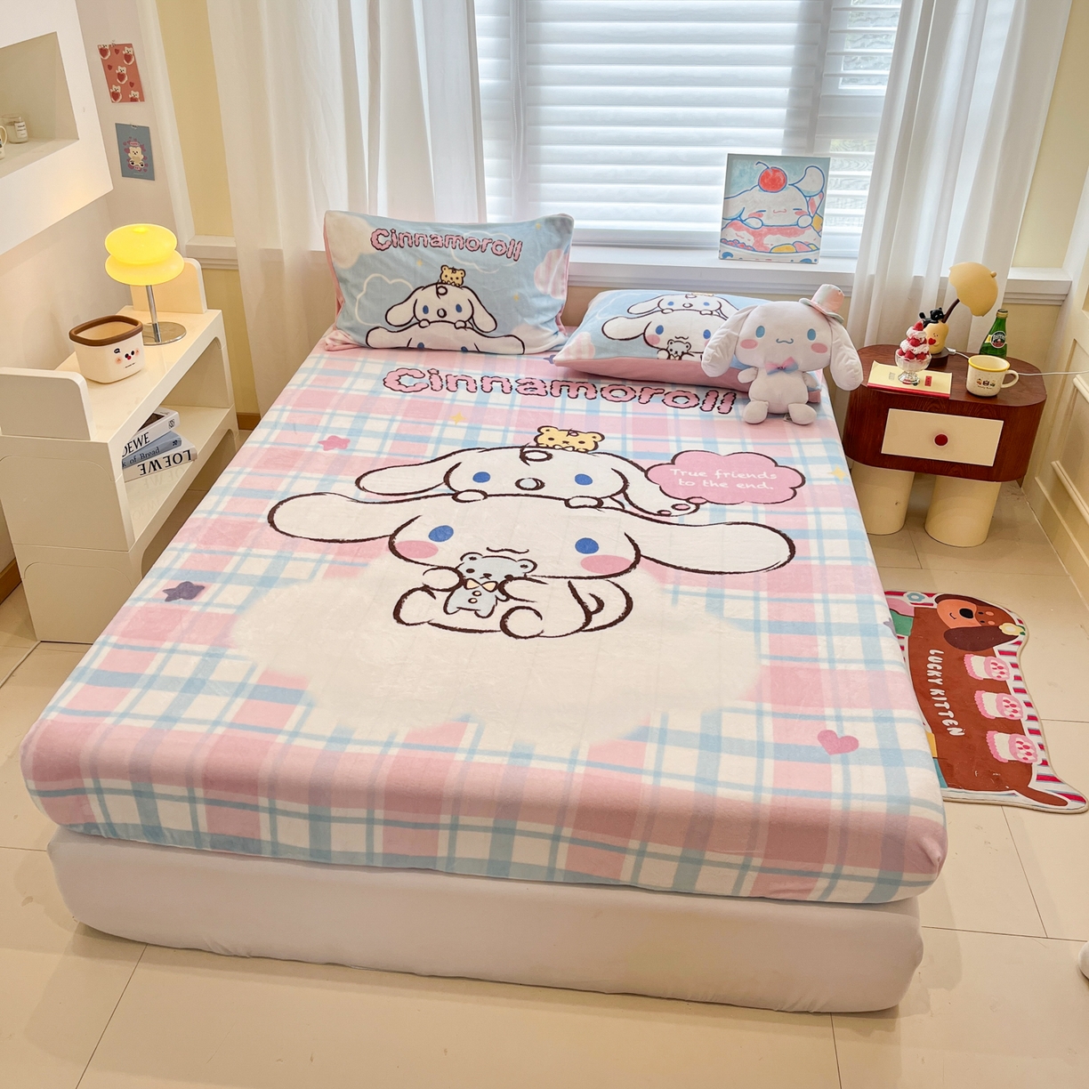 91家纺网 家纺一手货源 找家纺 金爱家 2025新款大版三丽鸥高克重牛奶绒保暖床笠 绒大版单品-彩格玉桂狗