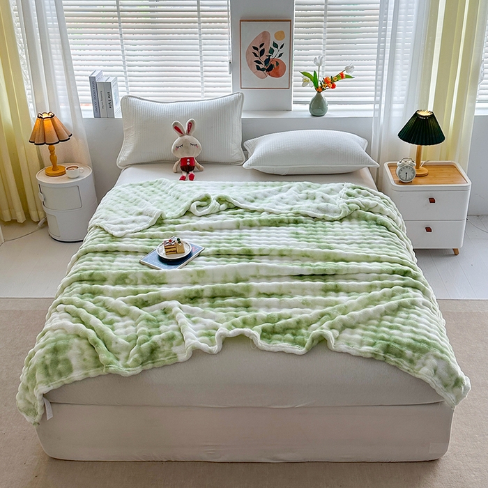 91家纺网 家纺一手货源 找家纺 栩裕纺织 2025春夏新款仿兔毛泡泡绒毛毯毯子多功能盖毯-炫彩系列 炫彩绿