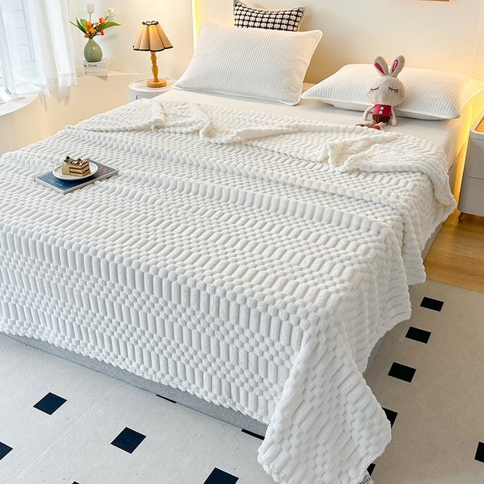 91家纺网 家纺一手货源 找家纺 栩裕纺织 2025春夏新款子母金龟绒毛毯毯子 米白