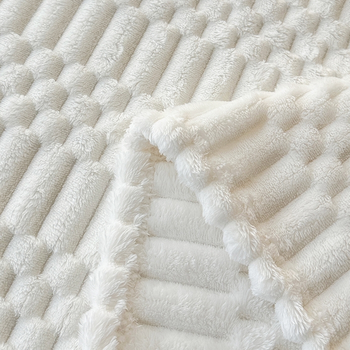 91家纺网 家纺一手货源 找家纺 栩裕纺织 2025春夏新款子母金龟绒毛毯毯子 米白