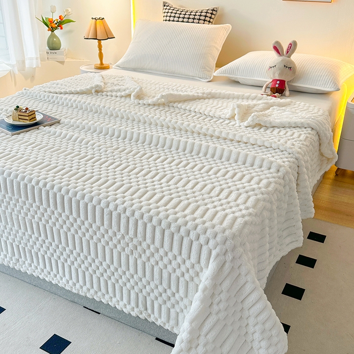 91家纺网 家纺一手货源 找家纺 栩裕纺织 2025春夏新款子母金龟绒毛毯毯子 米白