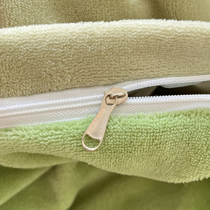 91家纺网 家纺一手货源 找家纺 丽涵家纺 2025秋冬新款全工艺牛奶绒大版毛巾绣四件套 熊猫屋-巩绿