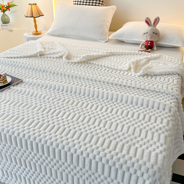 91家纺网 家纺一手货源 找家纺 栩裕纺织 2025春夏新款子母金龟绒毛毯毯子 米白