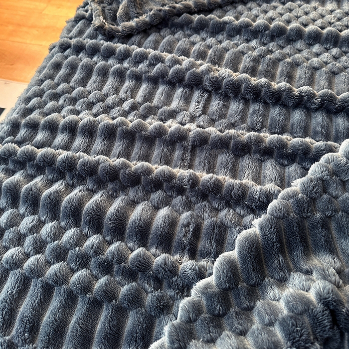 91家纺网 家纺一手货源 找家纺 栩裕纺织 2025春夏新款子母金龟绒毛毯毯子 深灰
