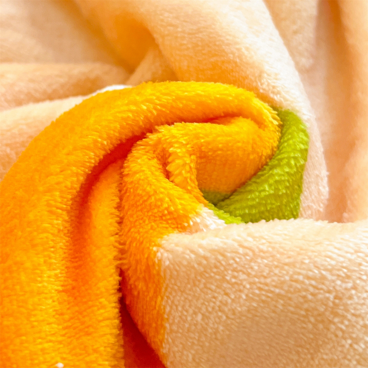 91家纺网 家纺一手货源 找家纺 名兮 2025新款秋冬高克重牛奶绒羊羔绒多功能盖毯 毛毯-兔兔派对