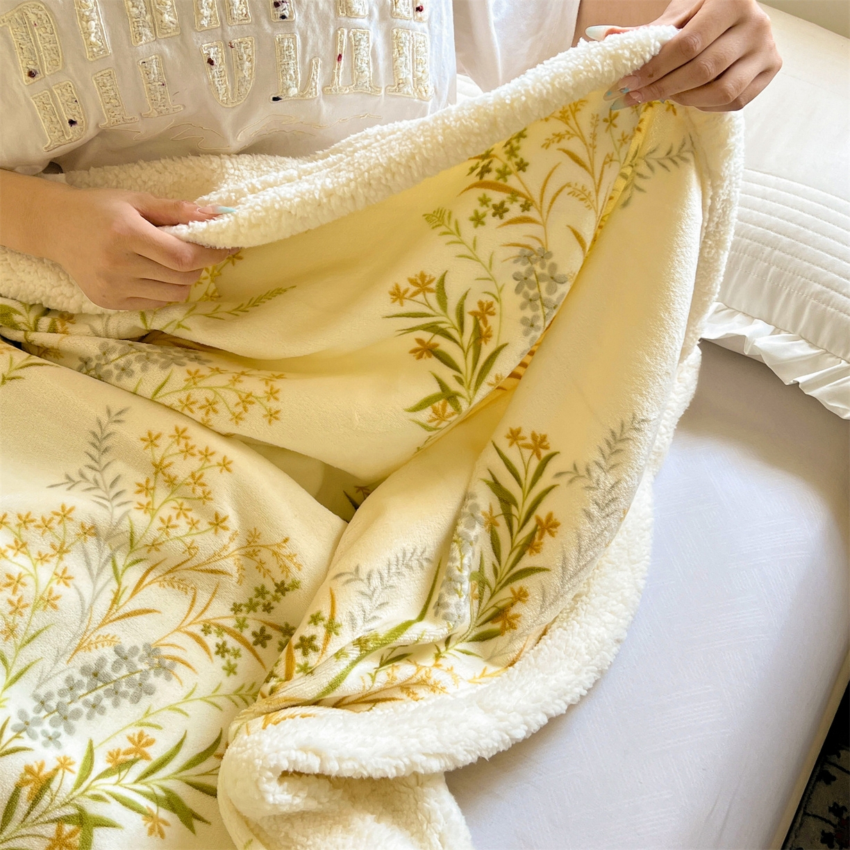 91家纺网 家纺一手货源 找家纺 名兮 2025新款秋冬高克重牛奶绒羊羔绒多功能盖毯 毛毯-仙草