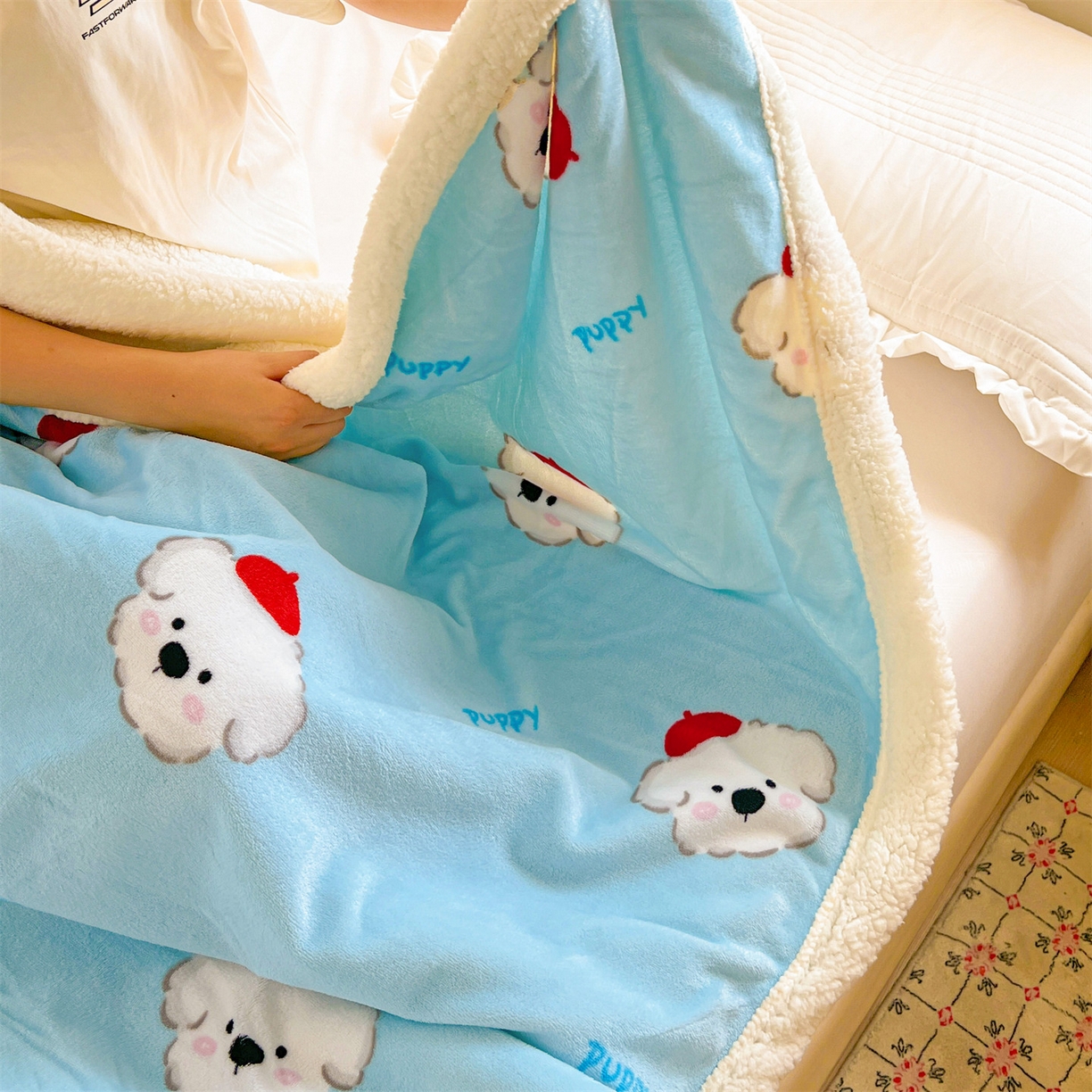 91家纺网 家纺一手货源 找家纺 名兮 2025新款秋冬高克重牛奶绒羊羔绒多功能盖毯 毛毯-小红帽