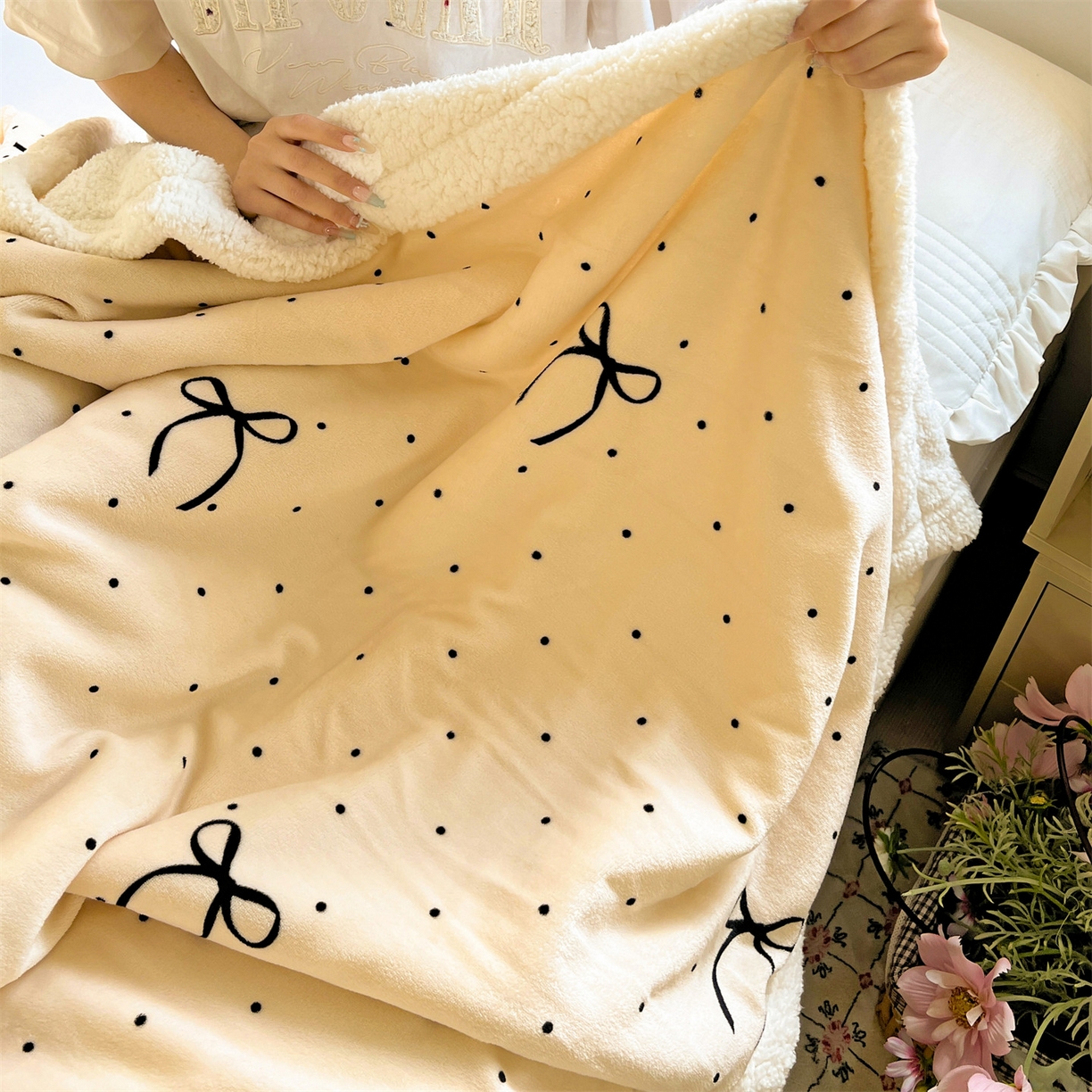 91家纺网 家纺一手货源 找家纺 名兮 2025新款秋冬高克重牛奶绒羊羔绒多功能盖毯 毛毯-小确幸